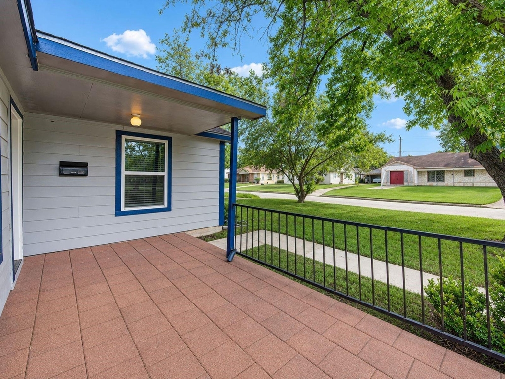 4735 Marietta Lane - Photo 3