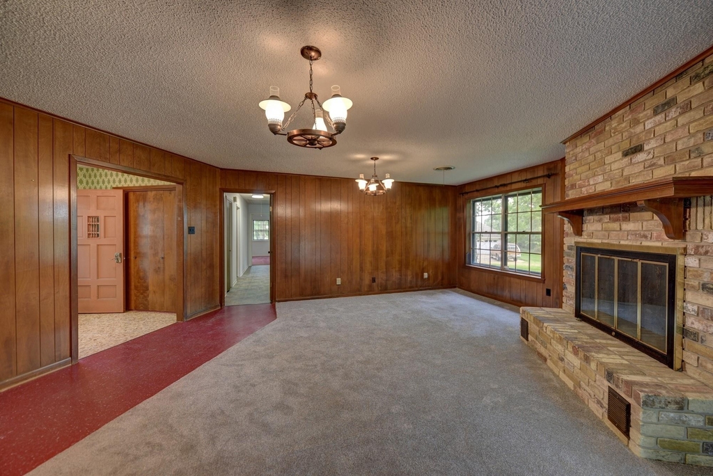 915 Farmers Road - Photo 0