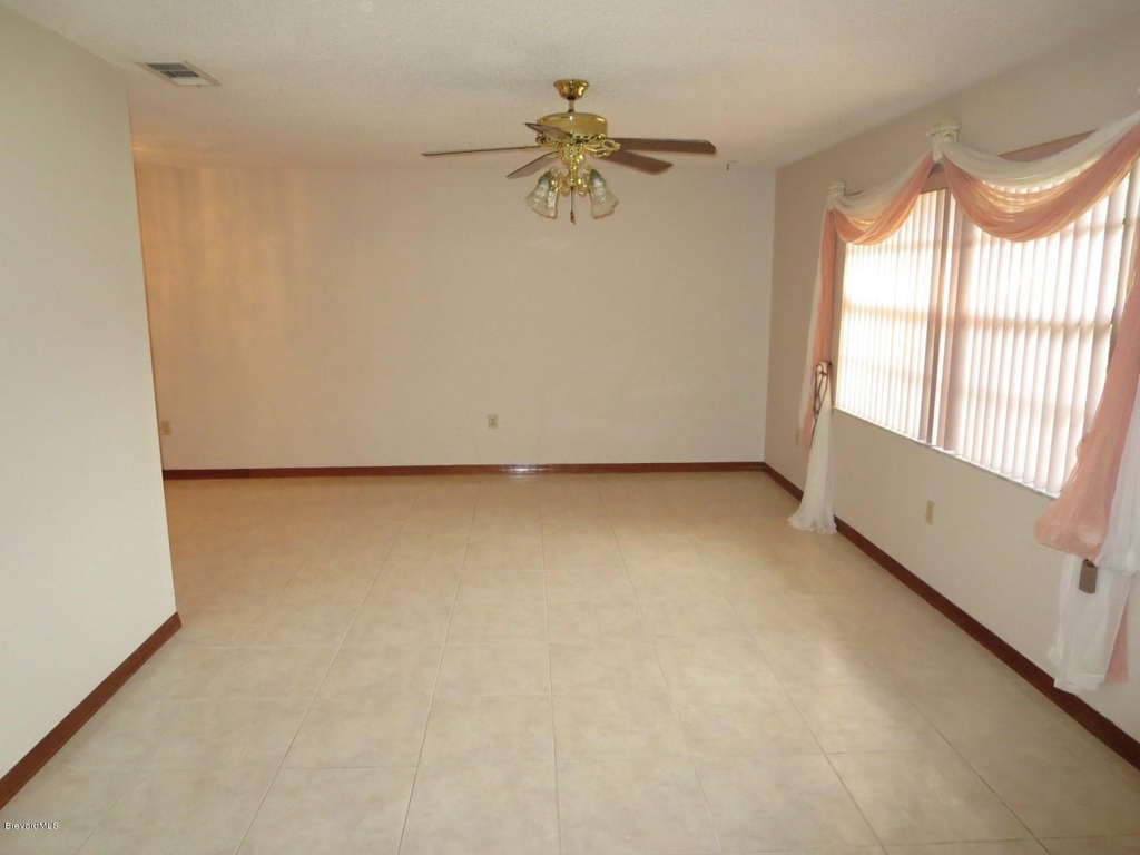 237 Emerson Drive Nw - Photo 5
