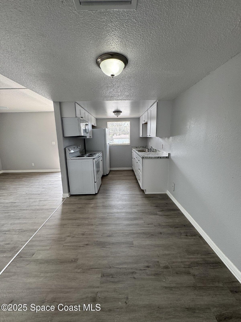 1800 South Street - Photo 3