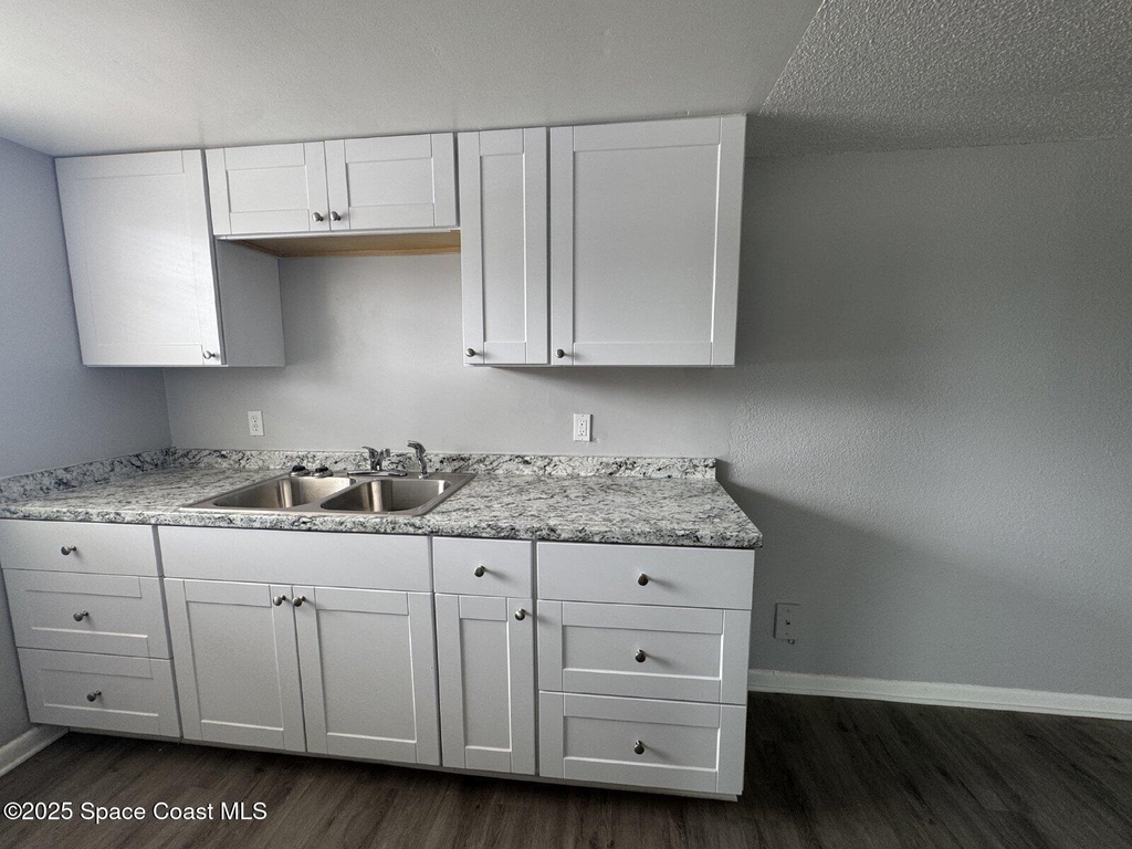 1800 South Street - Photo 4