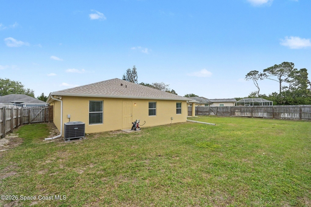 992 Coquina Street Se - Photo 6