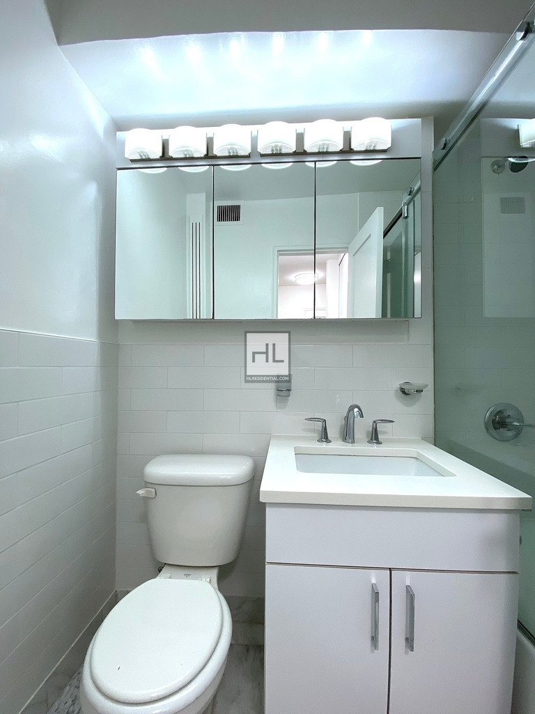 East 35th Street - Photo 3