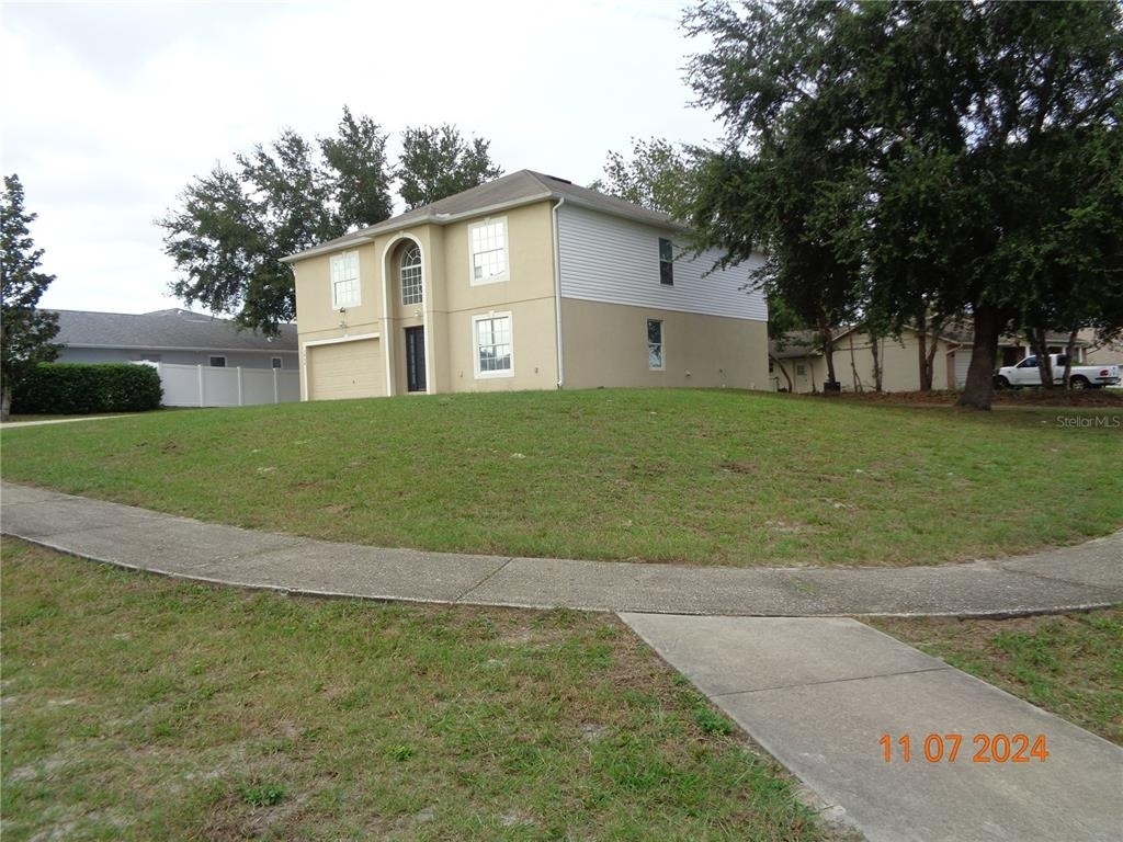 1914 Lynn River Drive - Photo 2
