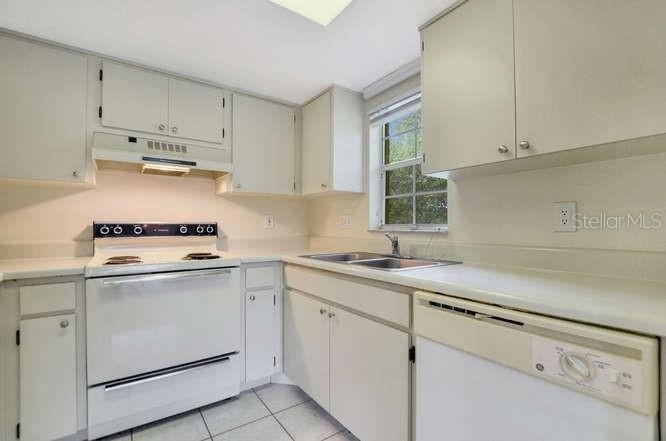 2690 Coral Landings Boulevard - Photo 5