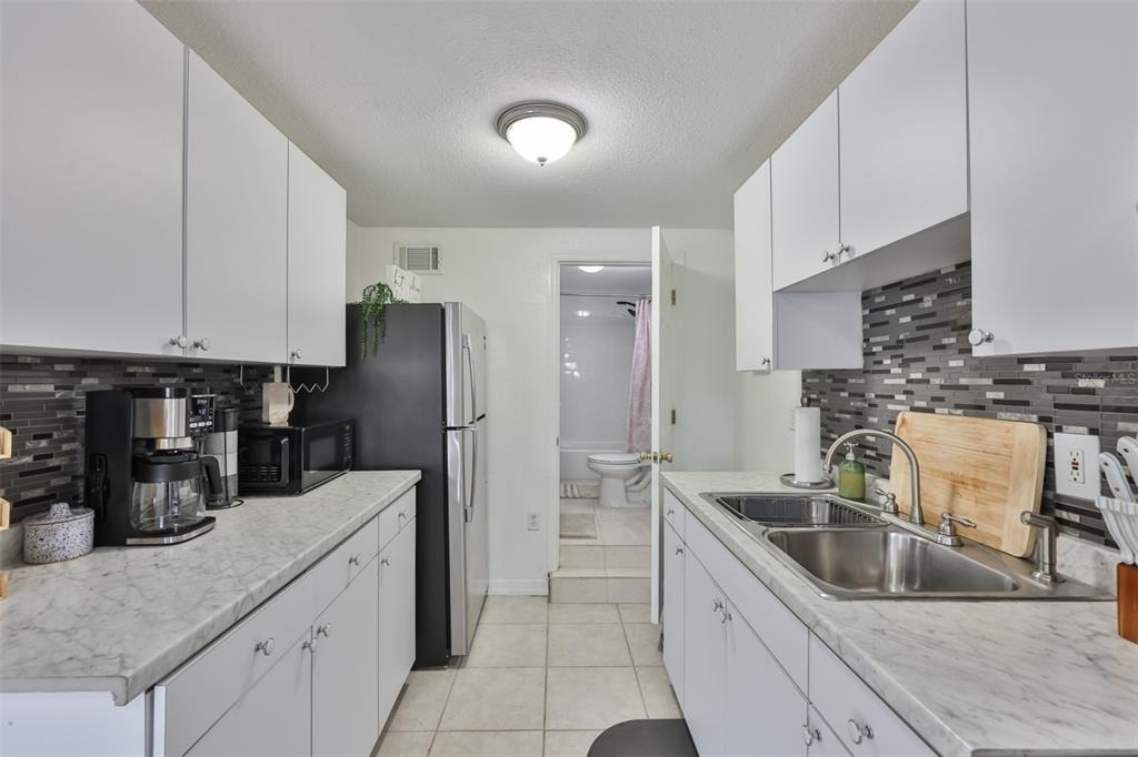 2575 S Himes Avenue - Photo 5