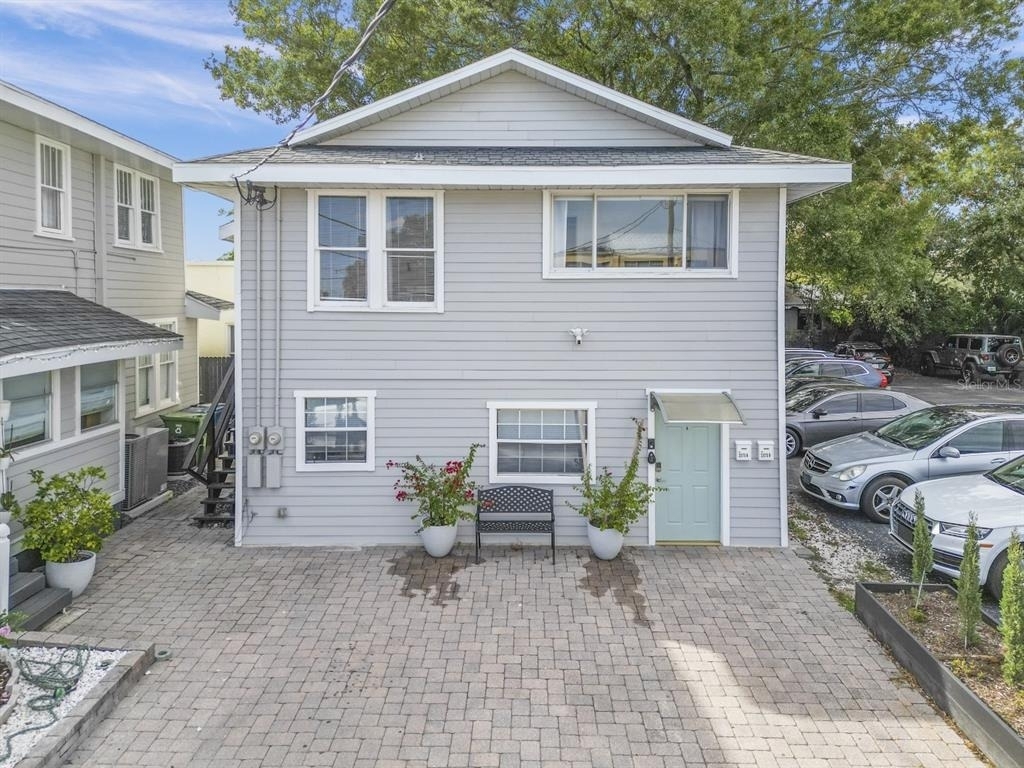 2575 S Himes Avenue - Photo 0