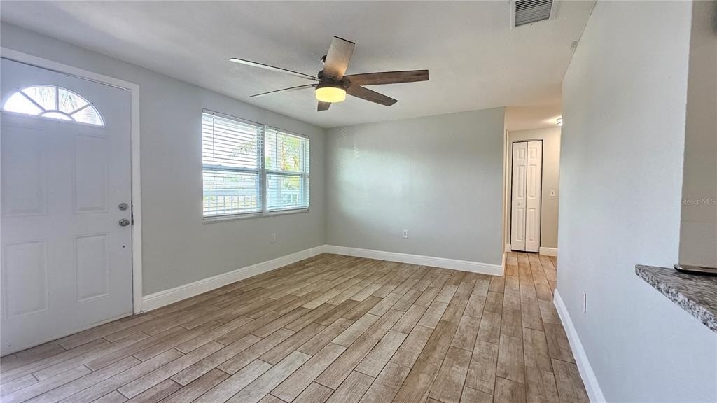6412 Pawling Avenue - Photo 2