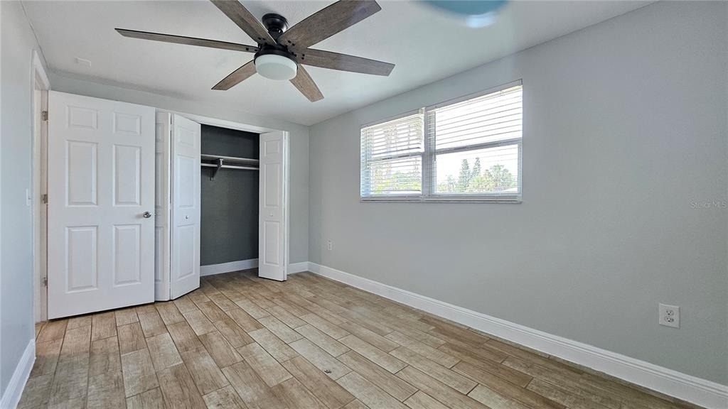 6412 Pawling Avenue - Photo 11