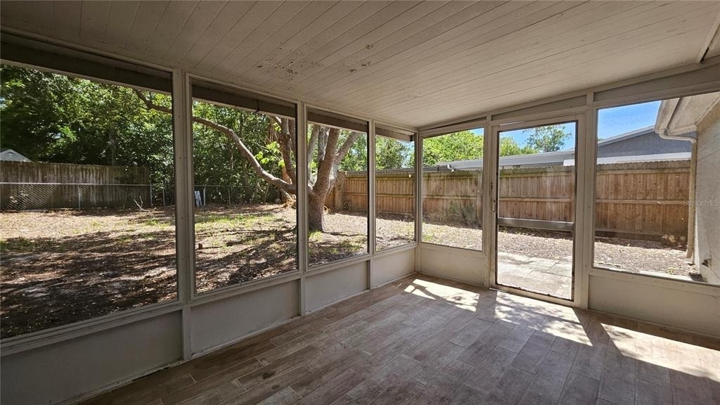 6412 Pawling Avenue - Photo 18