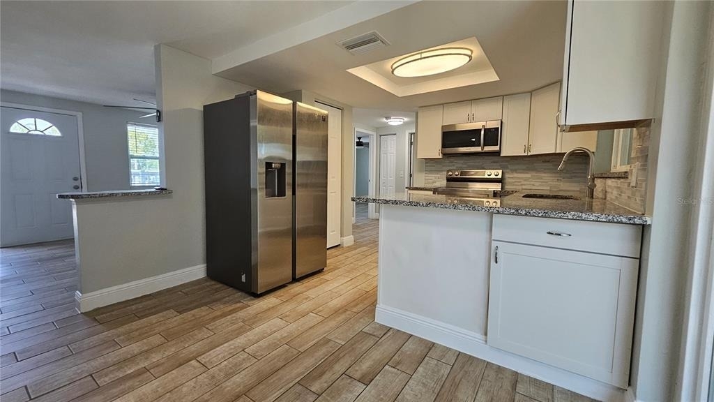6412 Pawling Avenue - Photo 4
