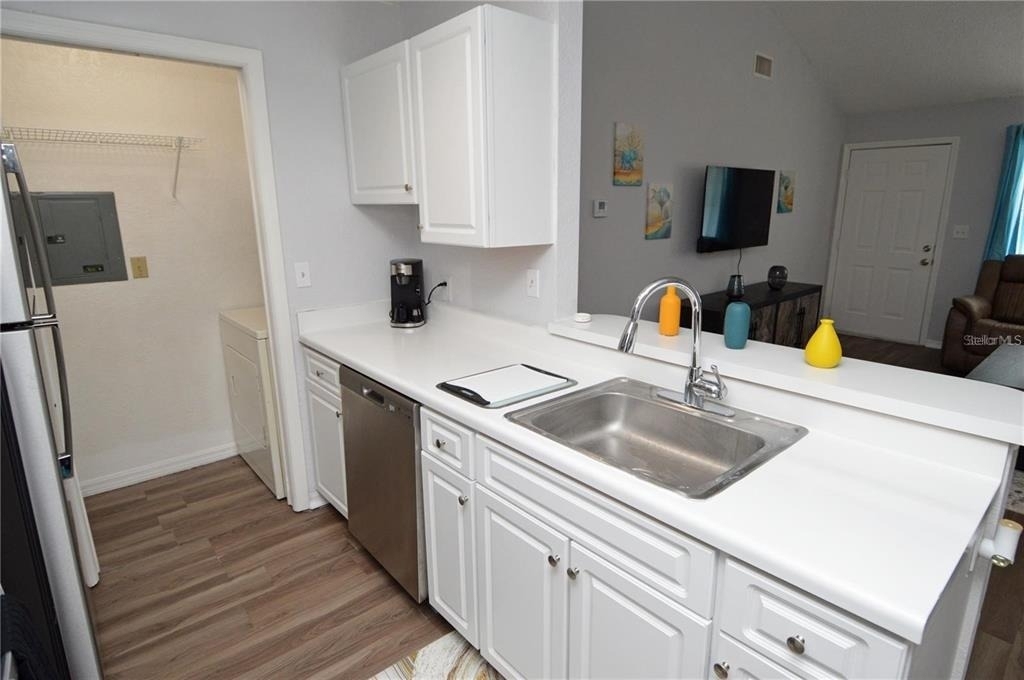 10265 Gandy Boulevard N - Photo 7