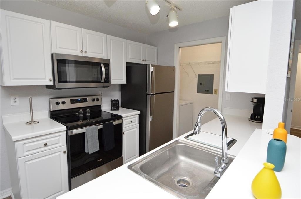 10265 Gandy Boulevard N - Photo 4