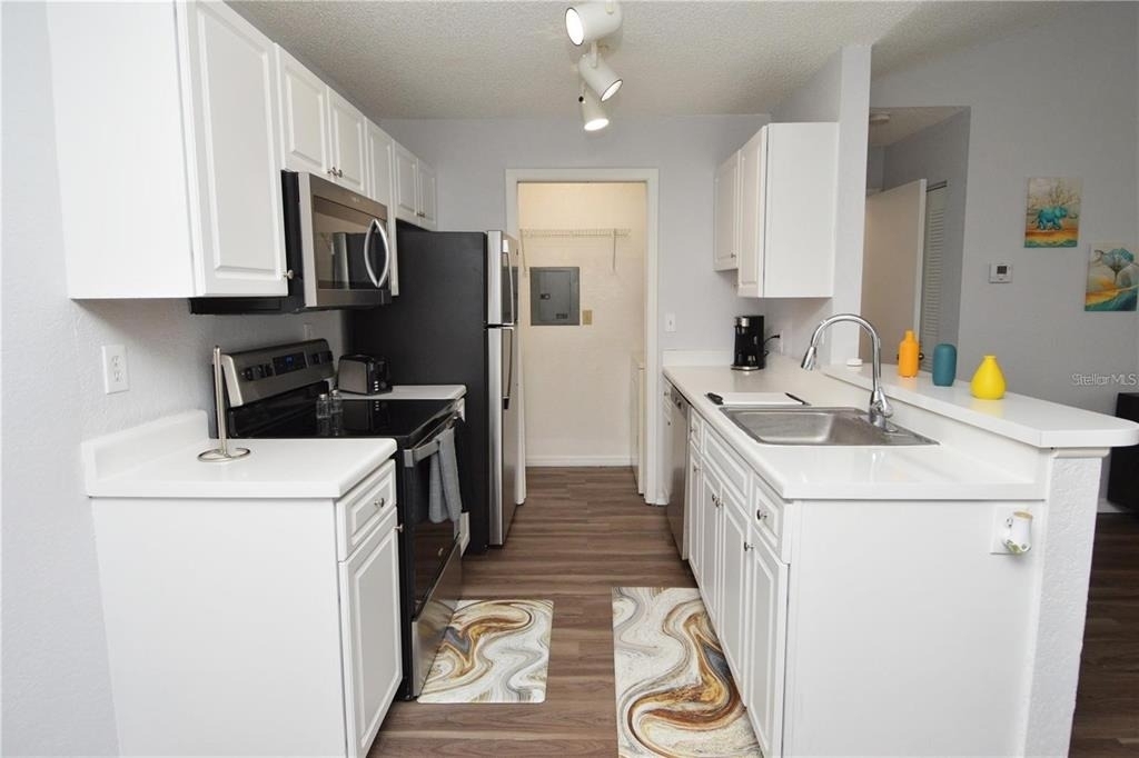 10265 Gandy Boulevard N - Photo 6