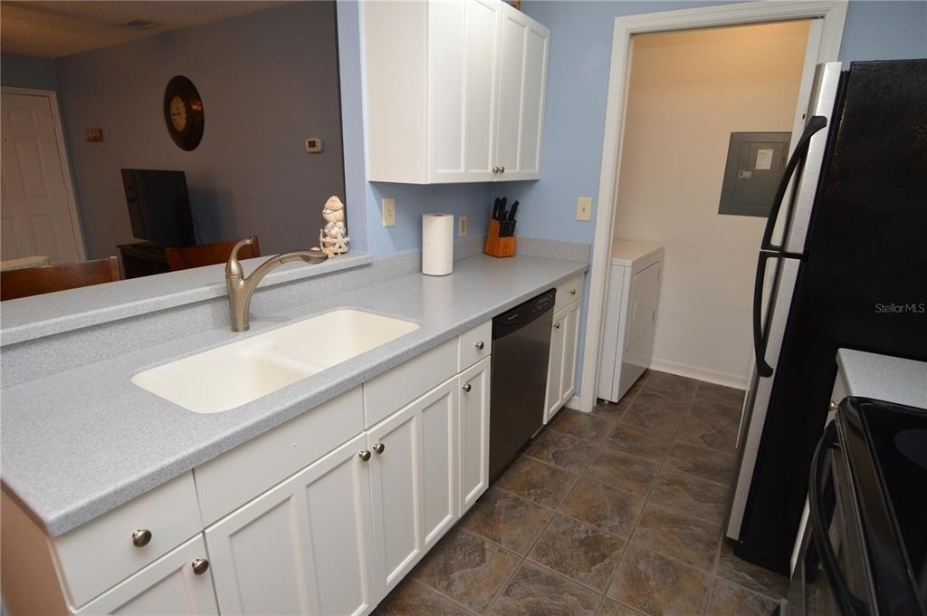10263 Gandy Boulevard N - Photo 8