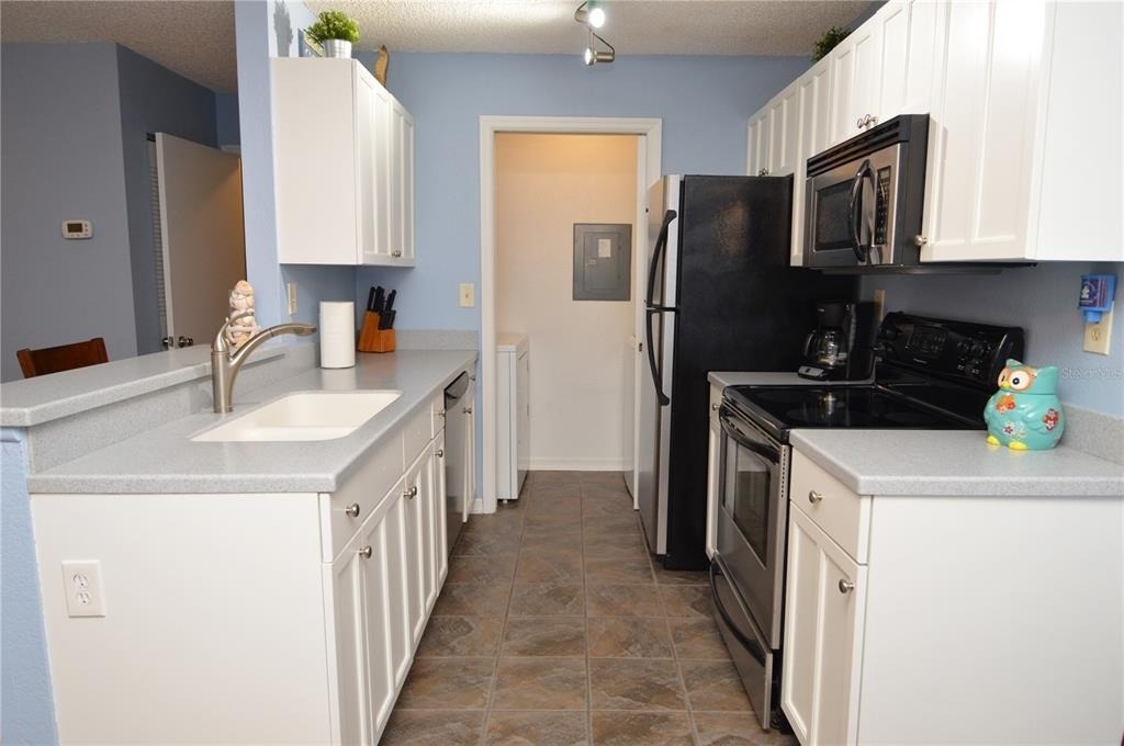 10263 Gandy Boulevard N - Photo 7