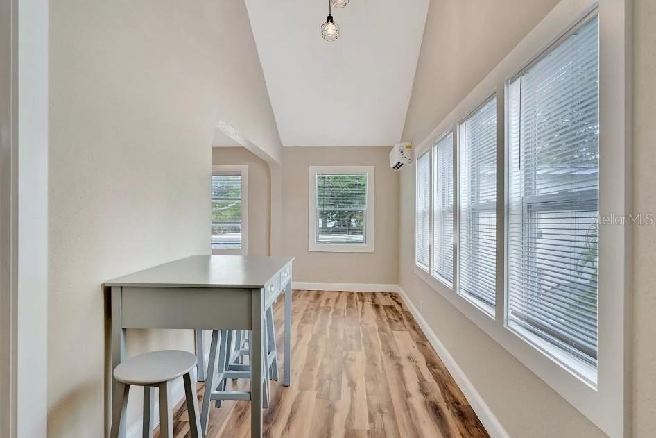 828 22nd Avenue N - Photo 2