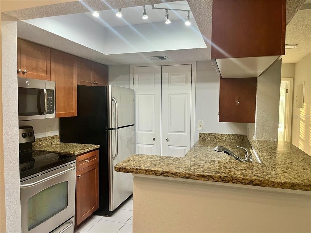 10200 Gandy Boulevard N - Photo 1