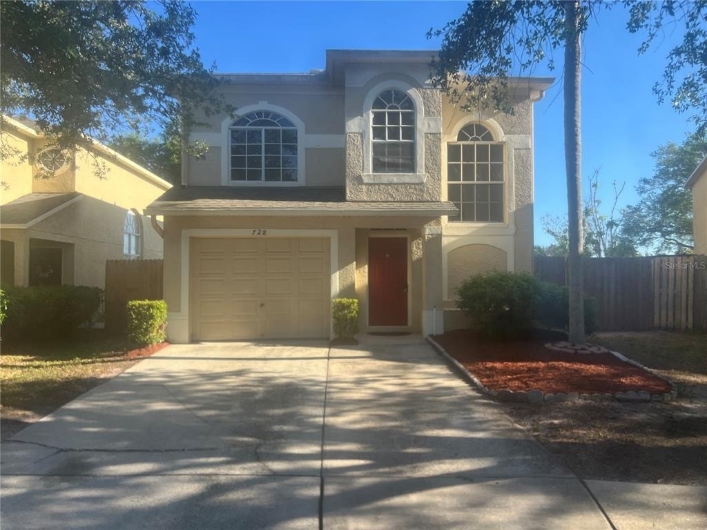 728 Burlwood Street - Photo 0