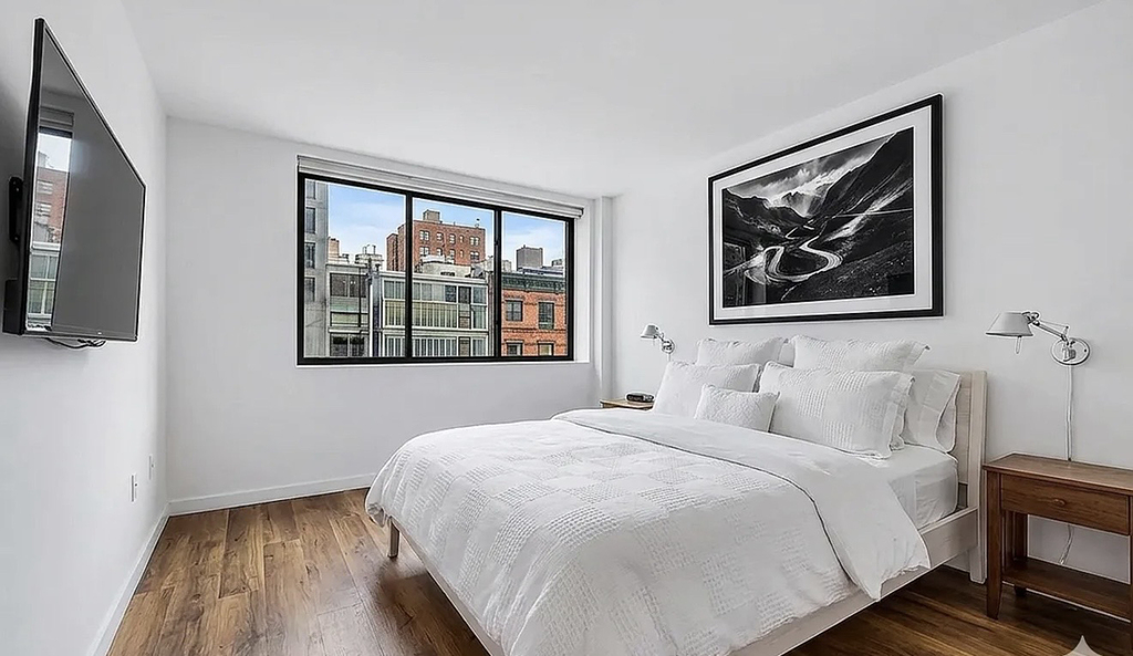 1425 York Avenue - Photo 2