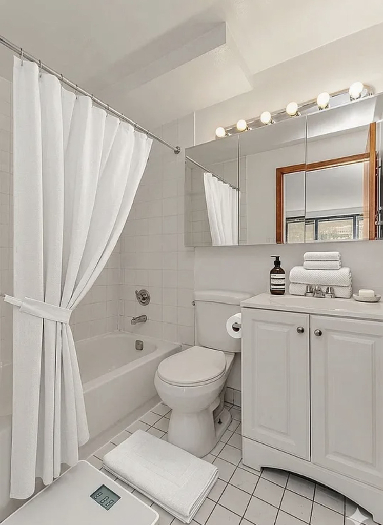 1425 York Avenue - Photo 4