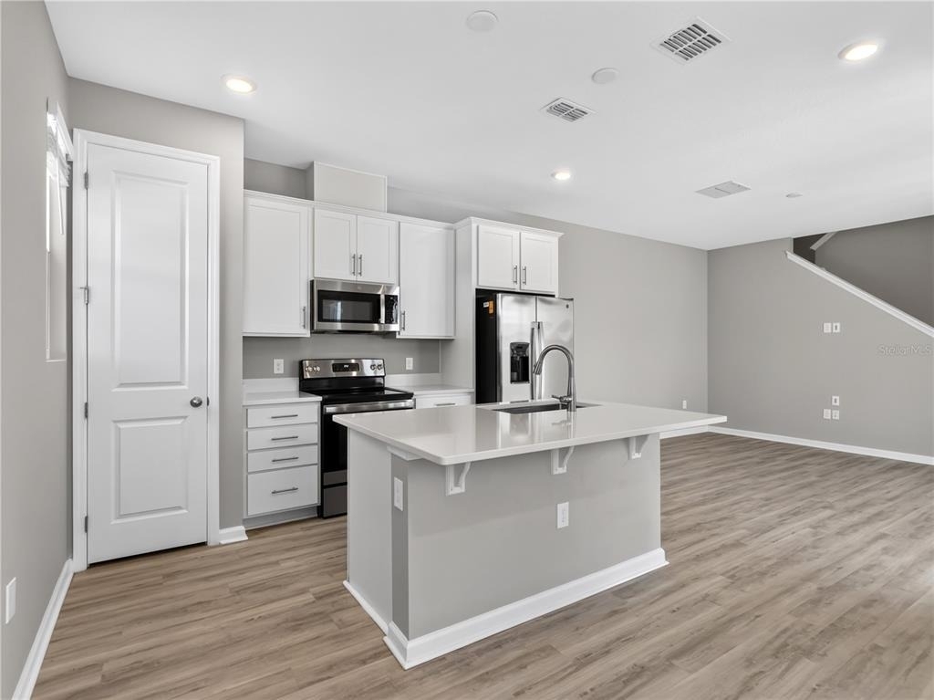 1465 Axel Graeson Avenue - Photo 2