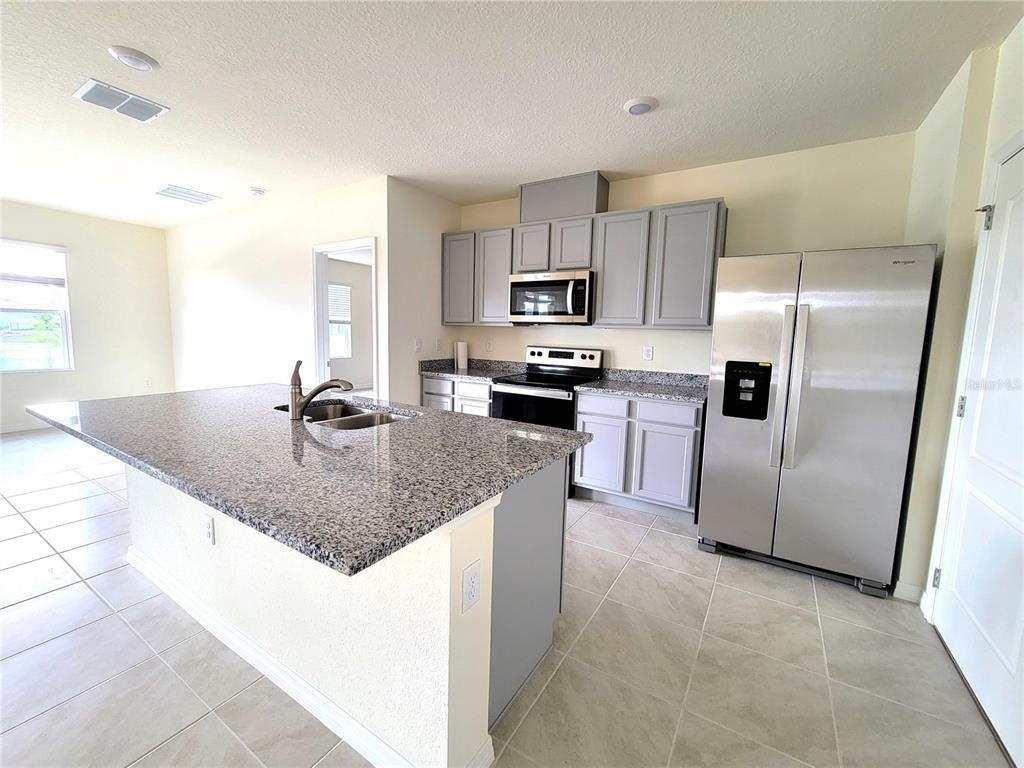 420 Noble Avenue - Photo 12