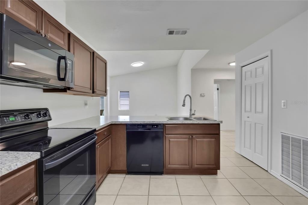 8053 Canterbury Street - Photo 8