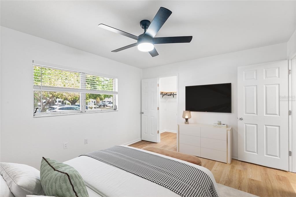 555 62nd Street S - Photo 8