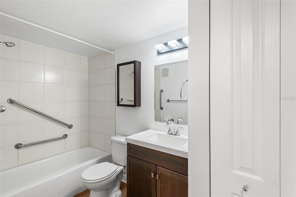 555 62nd Street S - Photo 9