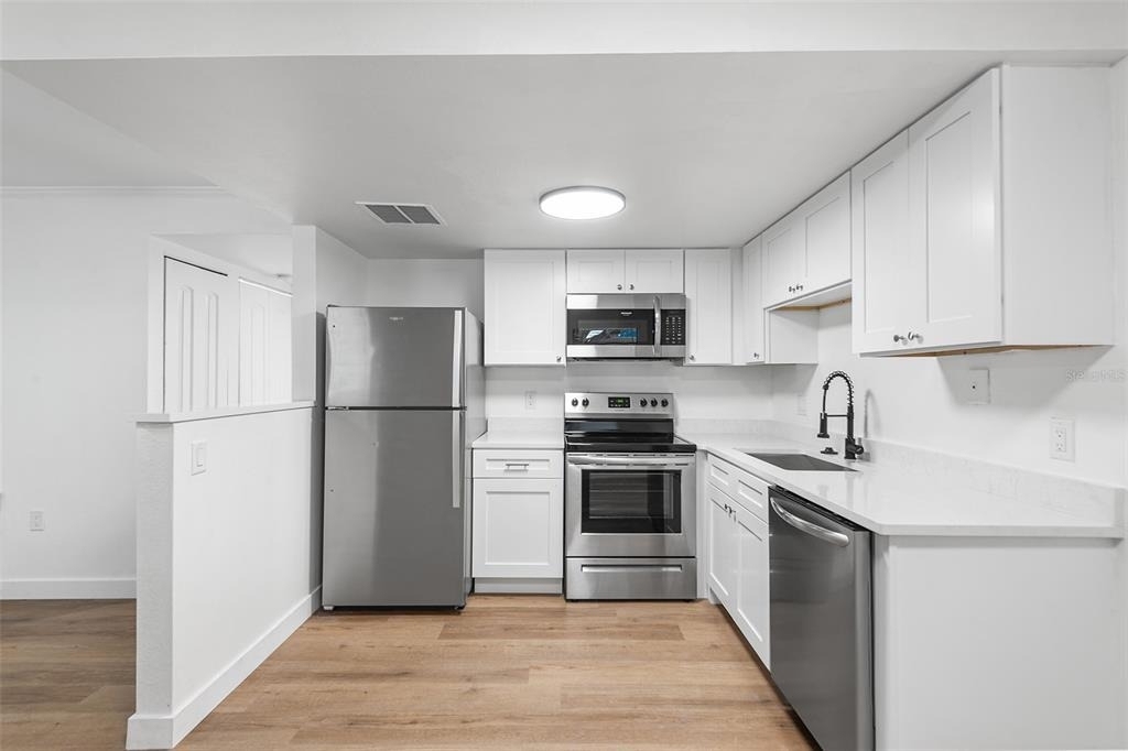 555 62nd Street S - Photo 6