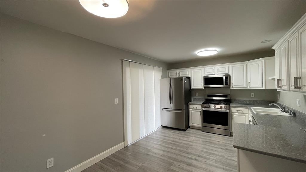 3791 Huntwicke Boulevard - Photo 2