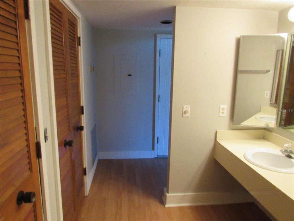 157 Palm View Court - Photo 12