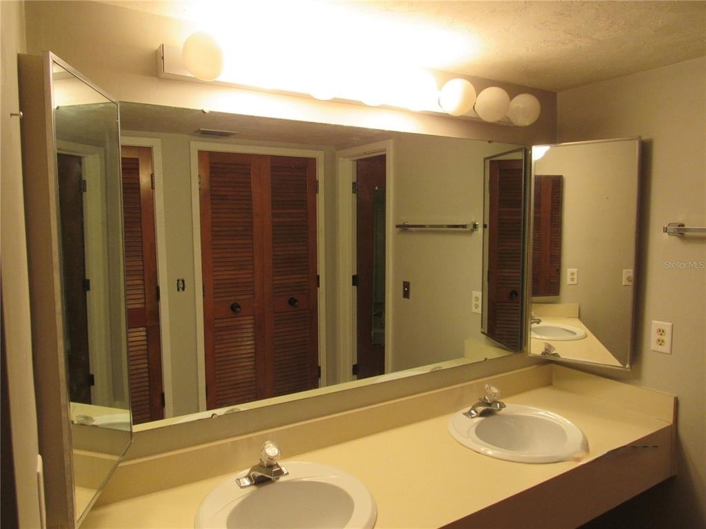 157 Palm View Court - Photo 9