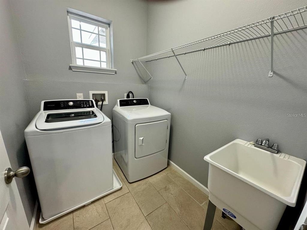 930 Lakefront Village Drive - Photo 6