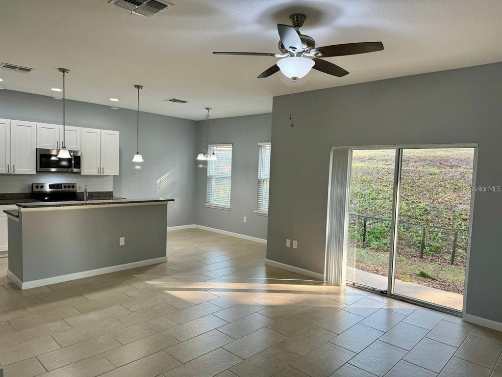 930 Lakefront Village Drive - Photo 2