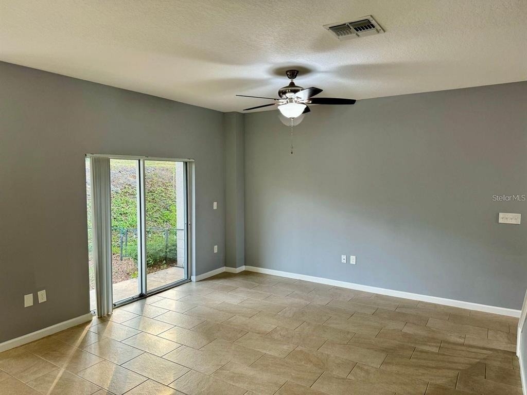 930 Lakefront Village Drive - Photo 5