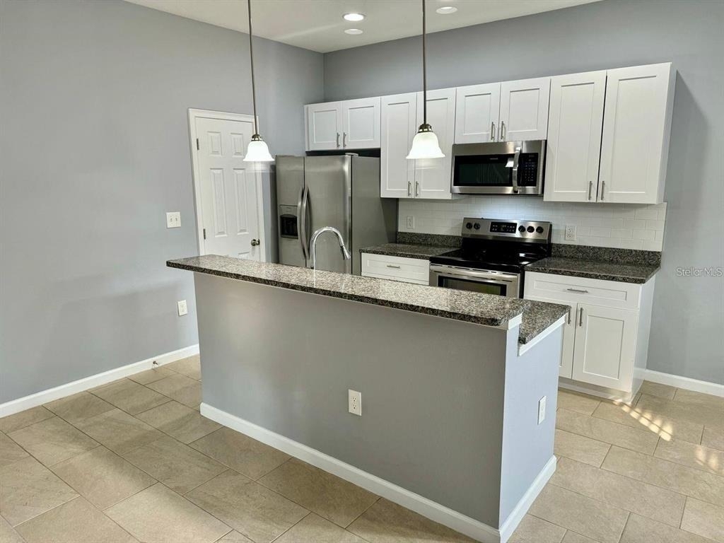 930 Lakefront Village Drive - Photo 3