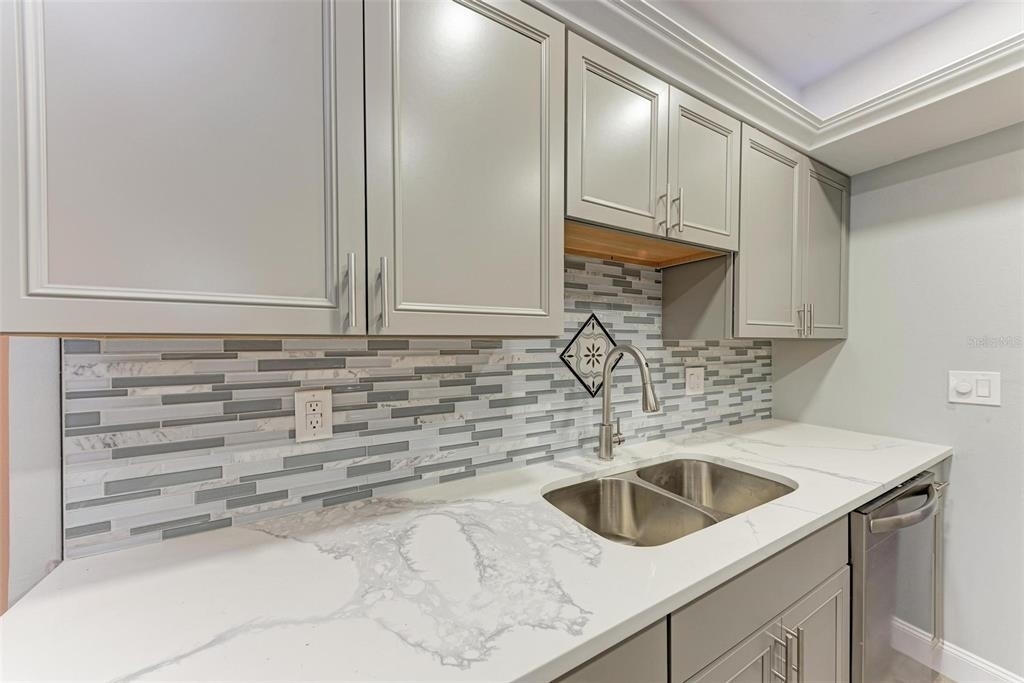 515 30th Avenue W - Photo 6