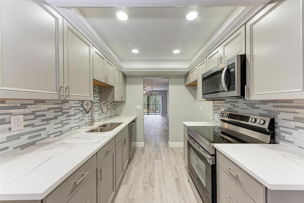 515 30th Avenue W - Photo 3