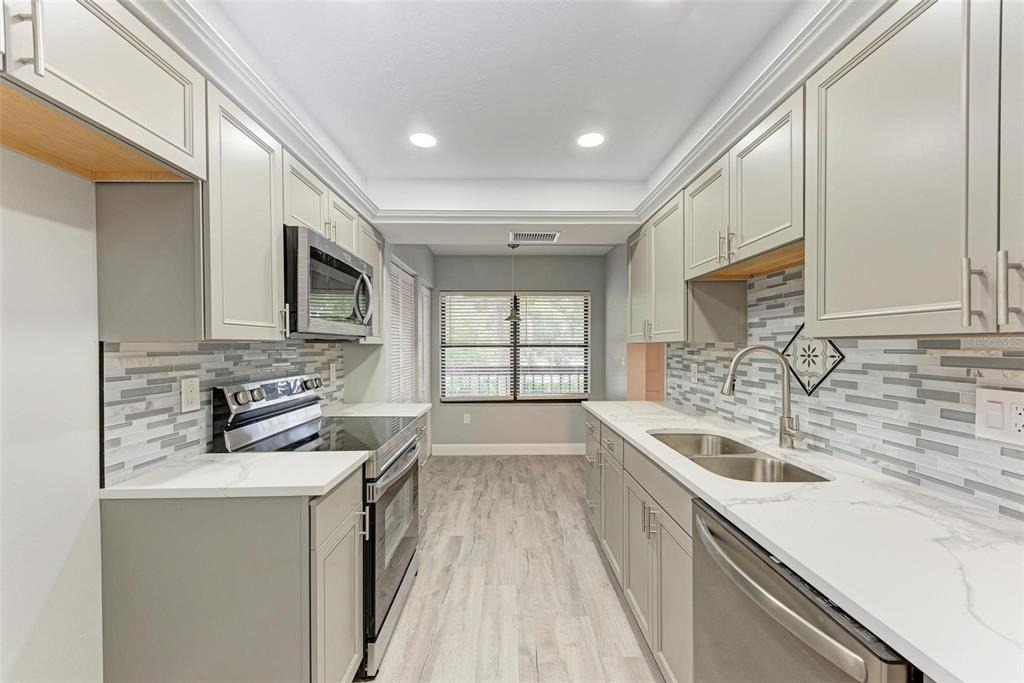 515 30th Avenue W - Photo 4
