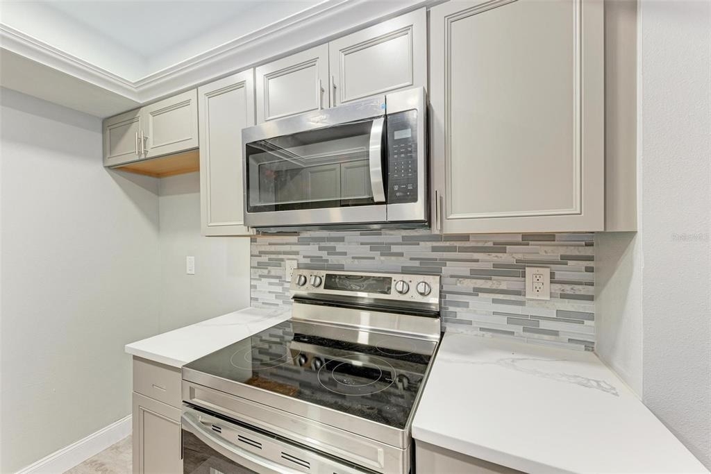 515 30th Avenue W - Photo 5