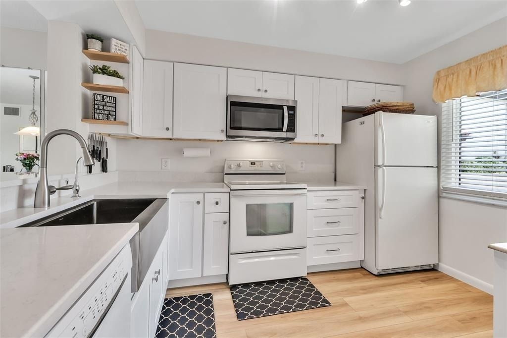 5224 Lake Village Drive - Photo 6