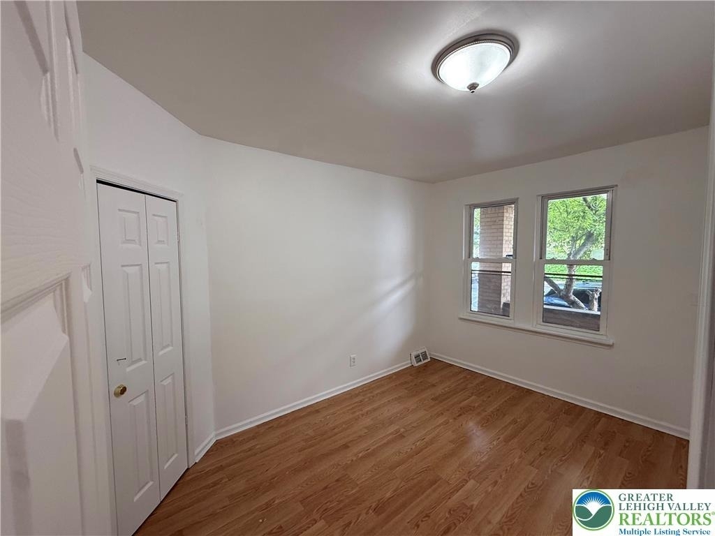 1113 E 4th Street - Photo 1