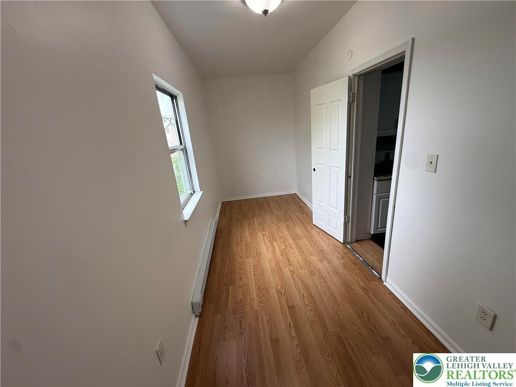 1113 E 4th Street - Photo 5