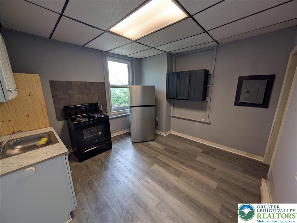 729 E 4th Street - Photo 2