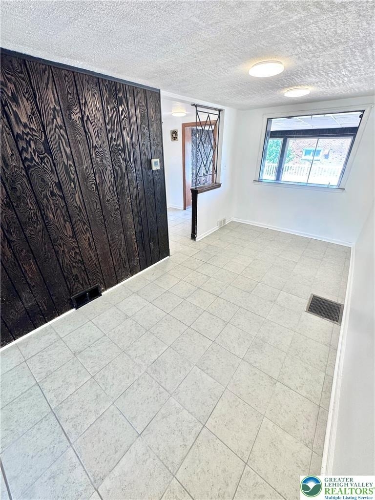 749 Benton Street - Photo 3