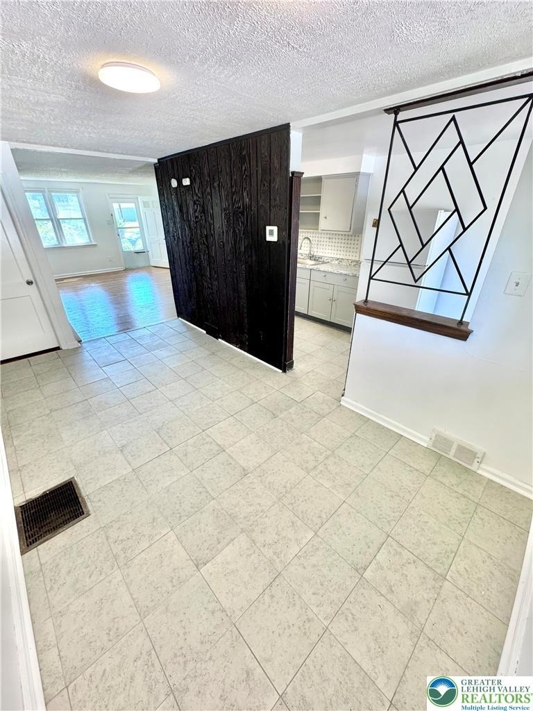 749 Benton Street - Photo 4
