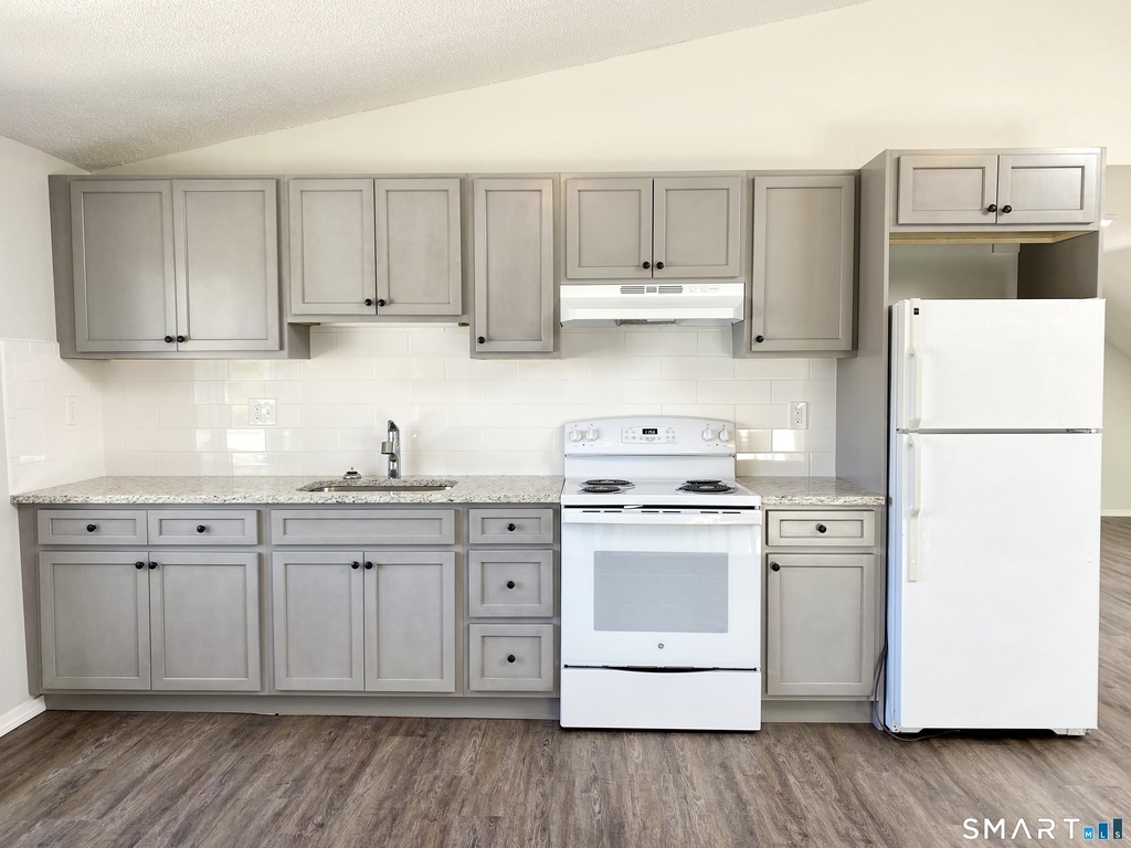 79 Avon Street - Photo 2