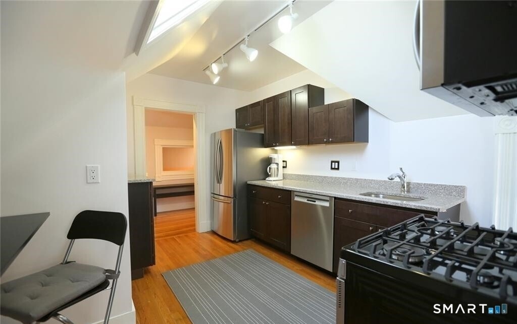 392 Orange Street - Photo 6